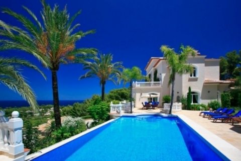 Villa for sale in Javea, Alicante, Spain 5 bedrooms, 959 sq.m. No. 45744 - photo 2