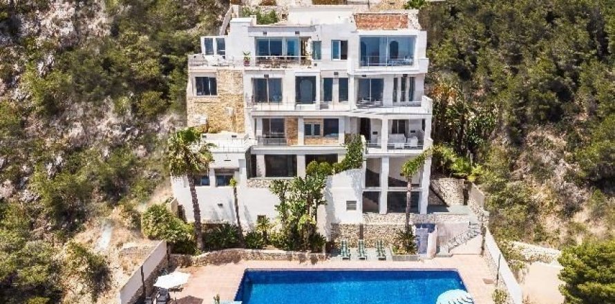 Villa in Javea, Alicante, Spain 6 bedrooms, 740 sq.m. No. 44381