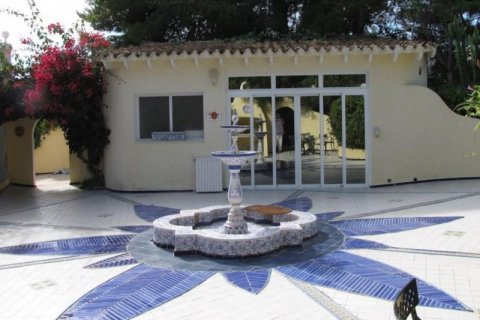 Villa for sale in La Nucia, Alicante, Spain 4 bedrooms, 255 sq.m. No. 44552 - photo 3