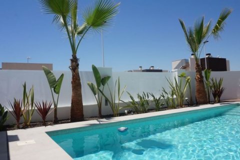 Villa for sale in Torrevieja, Alicante, Spain 4 bedrooms, 200 sq.m. No. 43378 - photo 4