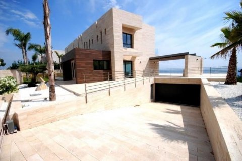 Villa for sale in Javea, Alicante, Spain 4 bedrooms, 700 sq.m. No. 42948 - photo 3