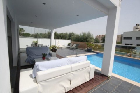 Villa for sale in Alicante, Spain 4 bedrooms, 400 sq.m. No. 44238 - photo 5