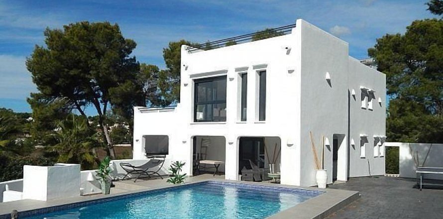 Villa in Moraira, Alicante, Spain 4 bedrooms, 214 sq.m. No. 44247