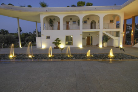 Villa for sale in Alicante, Spain 9 bedrooms, 2.112 sq.m. No. 45040 - photo 7
