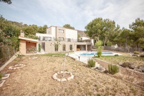 Villa for sale in Alicante, Spain 4 bedrooms, 800 sq.m. No. 44604 - photo 4