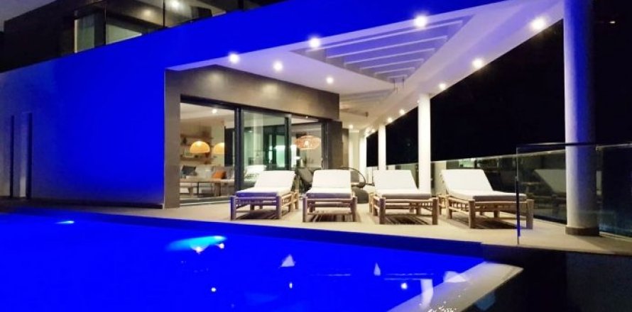 Villa in Javea, Alicante, Spain 5 bedrooms, 450 sq.m. No. 43700