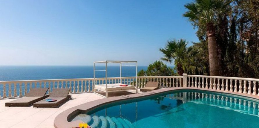 Villa in Javea, Alicante, Spain 6 bedrooms, 500 sq.m. No. 43995