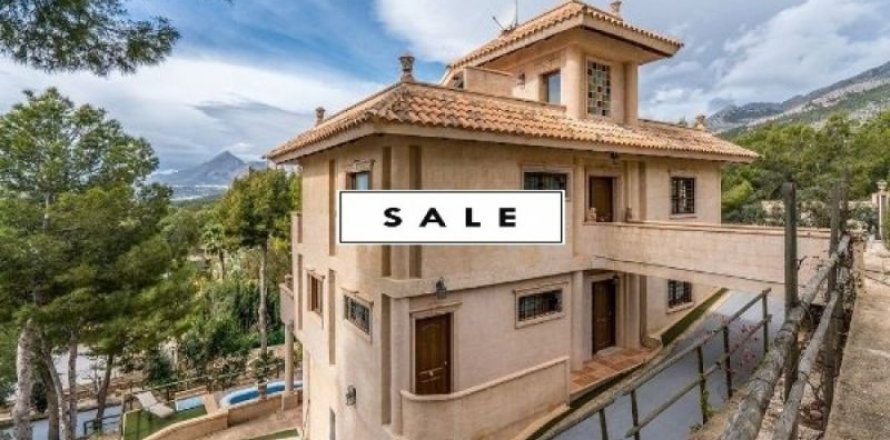 Villa in Altea, Alicante, Spain 4 bedrooms, 400 sq.m. No. 45444