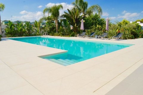 Villa for sale in Alicante, Spain 4 bedrooms, 615 sq.m. No. 42813 - photo 7