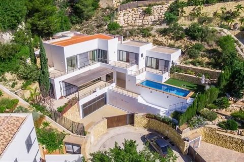 Villa for sale in Javea, Alicante, Spain 5 bedrooms, 378 sq.m. No. 43625 - photo 3