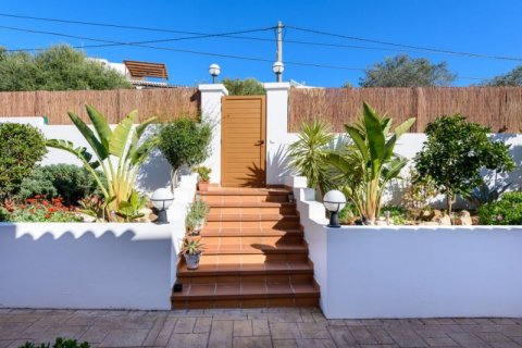 Villa for sale on Ibiza, Spain 4 bedrooms, 302 sq.m. No. 45315 - photo 9