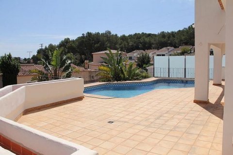 Villa for sale in Moraira, Alicante, Spain 4 bedrooms, 240 sq.m. No. 46048 - photo 6