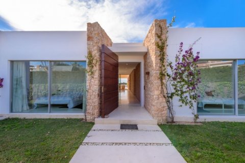 Villa for sale on Ibiza, Spain 5 bedrooms, 421 sq.m. No. 45318 - photo 8