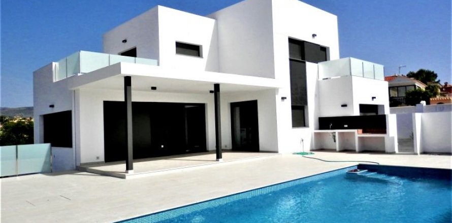 Villa in Calpe, Alicante, Spain 3 bedrooms, 237 sq.m. No. 43573