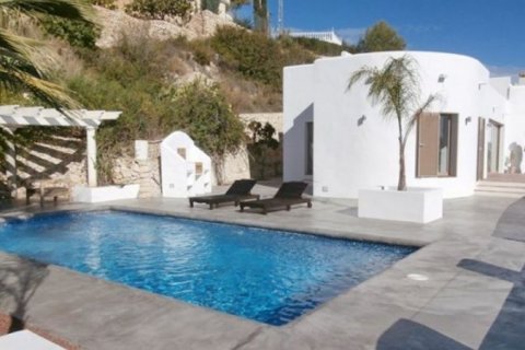 Villa for sale in Moraira, Alicante, Spain 4 bedrooms, 110 sq.m. No. 45217 - photo 5