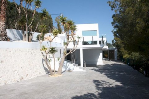 Villa for sale in Calpe, Alicante, Spain 4 bedrooms, 450 sq.m. No. 44646 - photo 3