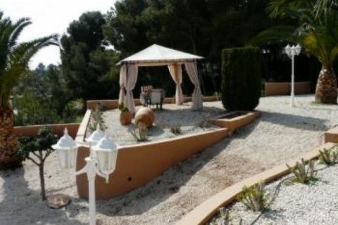 Villa for sale in Moraira, Alicante, Spain 3 bedrooms, 265 sq.m. No. 45526 - photo 3