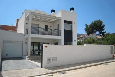 Villa for sale in Alfaz del Pi, Alicante, Spain 4 bedrooms, 233 sq.m. No. 43487 - photo 1