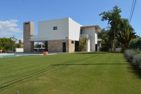 Villa for sale in Alicante, Spain 4 bedrooms, 615 sq.m. No. 42813 - photo 2
