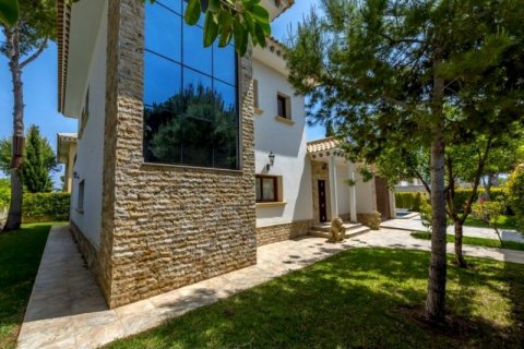 Villa for sale in Alicante, Spain 5 bedrooms, 276 sq.m. No. 43022 - photo 7