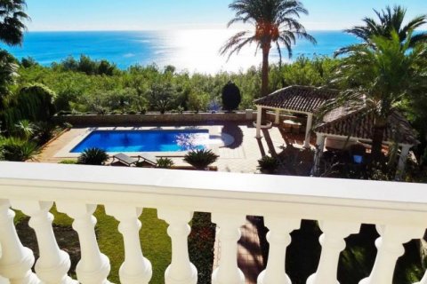 Villa for sale in Altea, Alicante, Spain 3 bedrooms, 290 sq.m. No. 43895 - photo 2