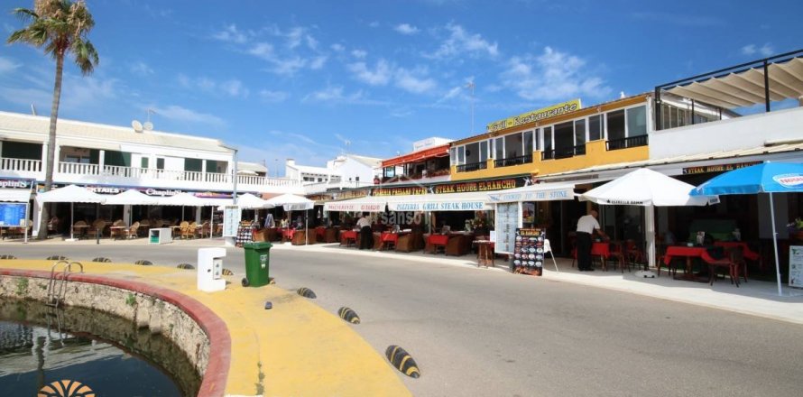 Bar in Ciutadella De Menorca, Menorca, Spain 173 sq.m. No. 47049