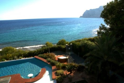 Villa for sale in Calpe, Alicante, Spain 4 bedrooms, 650 sq.m. No. 45111 - photo 3