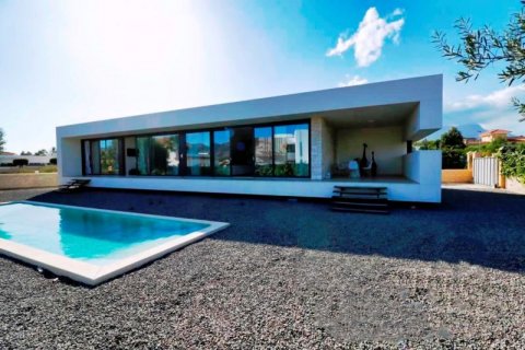 Villa for sale in Alfaz del Pi, Alicante, Spain 3 bedrooms, 246 sq.m. No. 43107 - photo 3