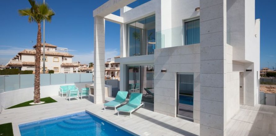 Villa in Alicante, Spain 3 bedrooms, 260 sq.m. No. 44516