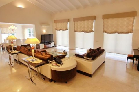 Villa for sale in Altea, Alicante, Spain 7 bedrooms, 740 sq.m. No. 43637 - photo 7