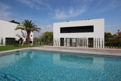 Villa for sale in Albir, Alicante, Spain 3 bedrooms, 153 sq.m. No. 46024 - photo 2