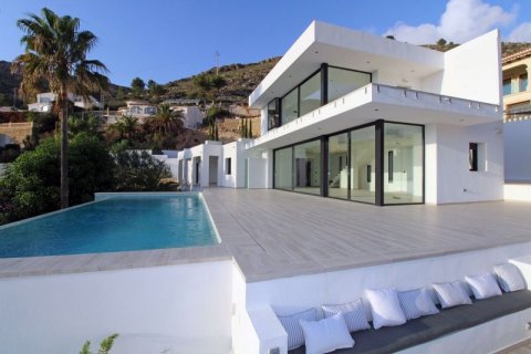 Villa for sale in Moraira, Alicante, Spain 4 bedrooms, 300 sq.m. No. 43844 - photo 4