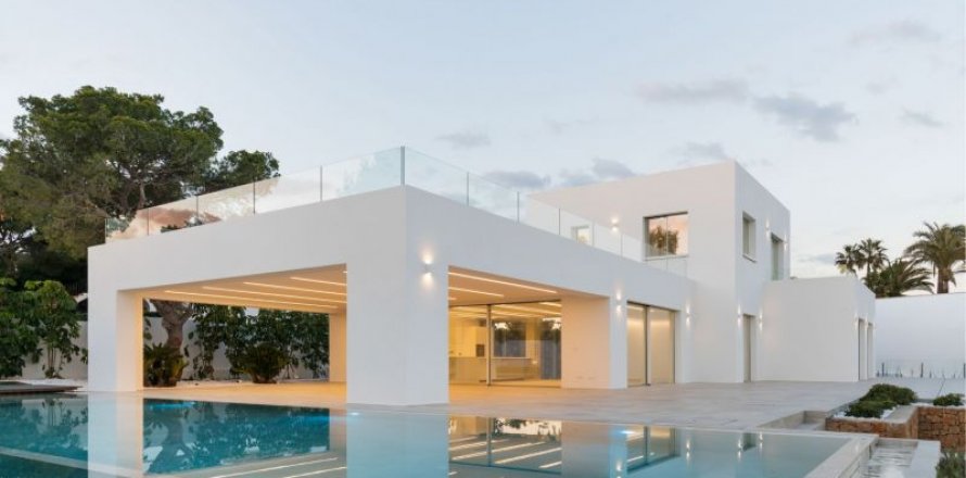 Villa in Javea, Alicante, Spain 6 bedrooms, 585 sq.m. No. 42159