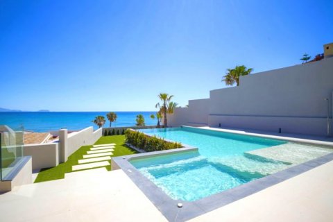 Villa for sale in Alicante, Spain 4 bedrooms, 513 sq.m. No. 45493 - photo 4
