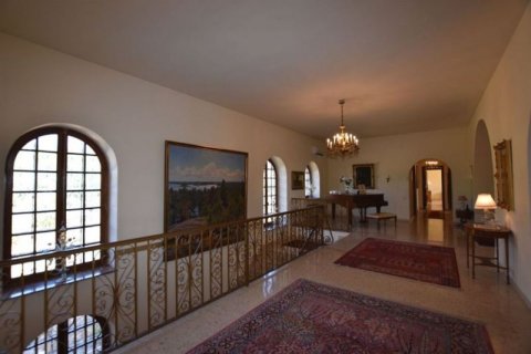 Villa for sale in La Nucia, Alicante, Spain 8 bedrooms, 1029 sq.m. No. 44589 - photo 9