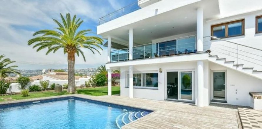 Villa in Benissa, Alicante, Spain 6 bedrooms, 385 sq.m. No. 42965
