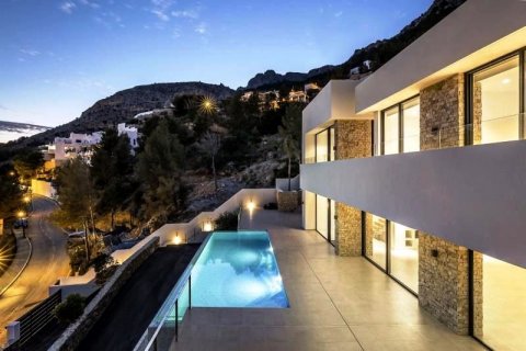 Villa for sale in Altea, Alicante, Spain 4 bedrooms, 560 sq.m. No. 43518 - photo 2