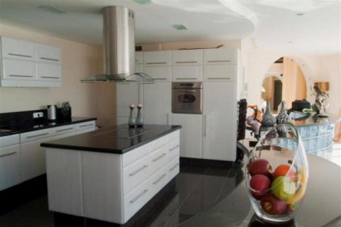 Villa for sale in Altea, Alicante, Spain 4 bedrooms, 750 sq.m. No. 43761 - photo 8