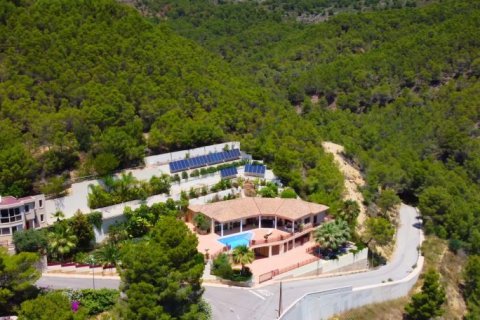 Villa for sale in Altea, Alicante, Spain 6 bedrooms, 950 sq.m. No. 41492 - photo 3