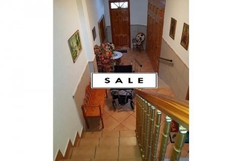Townhouse for sale in El Campello, Alicante, Spain 4 bedrooms, 300 sq.m. No. 46167 - photo 2
