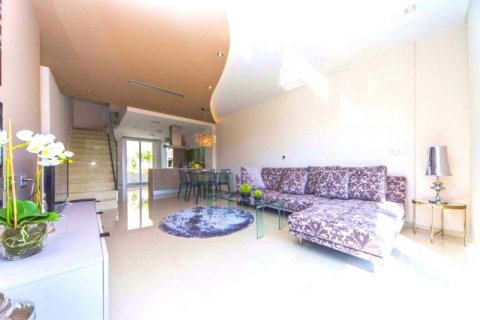 Villa for sale in Villamartin, Alicante, Spain 3 bedrooms, 117 sq.m. No. 43401 - photo 5