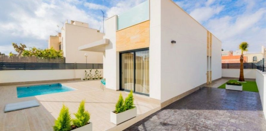 Villa in Torrevieja, Alicante, Spain 3 bedrooms, 274 sq.m. No. 43338