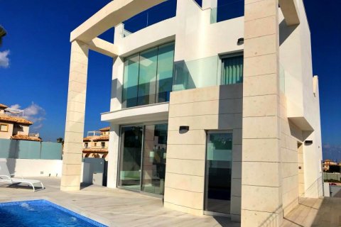 Villa for sale in Alicante, Spain 3 bedrooms, 405 sq.m. No. 42634 - photo 3