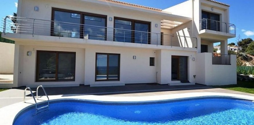 Villa in Javea, Alicante, Spain 4 bedrooms, 370 sq.m. No. 44293