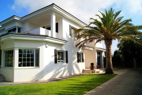 Villa for sale in Alicante, Spain 4 bedrooms, 550 sq.m. No. 42584 - photo 5
