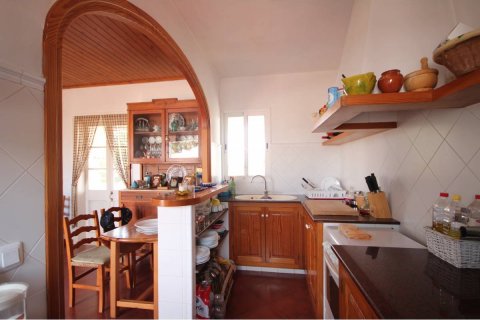 Villa for sale in Ciutadella De Menorca, Menorca, Spain 3 bedrooms, 200 sq.m. No. 47775 - photo 4