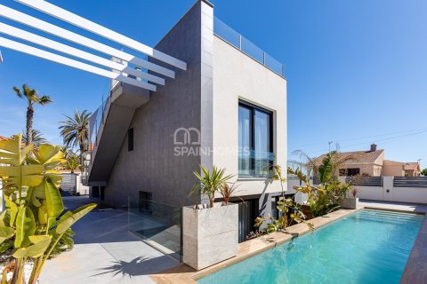 Villa for sale in Torrevieja, Alicante, Spain 4 bedrooms, 150 sq.m. No. 49406 - photo 4