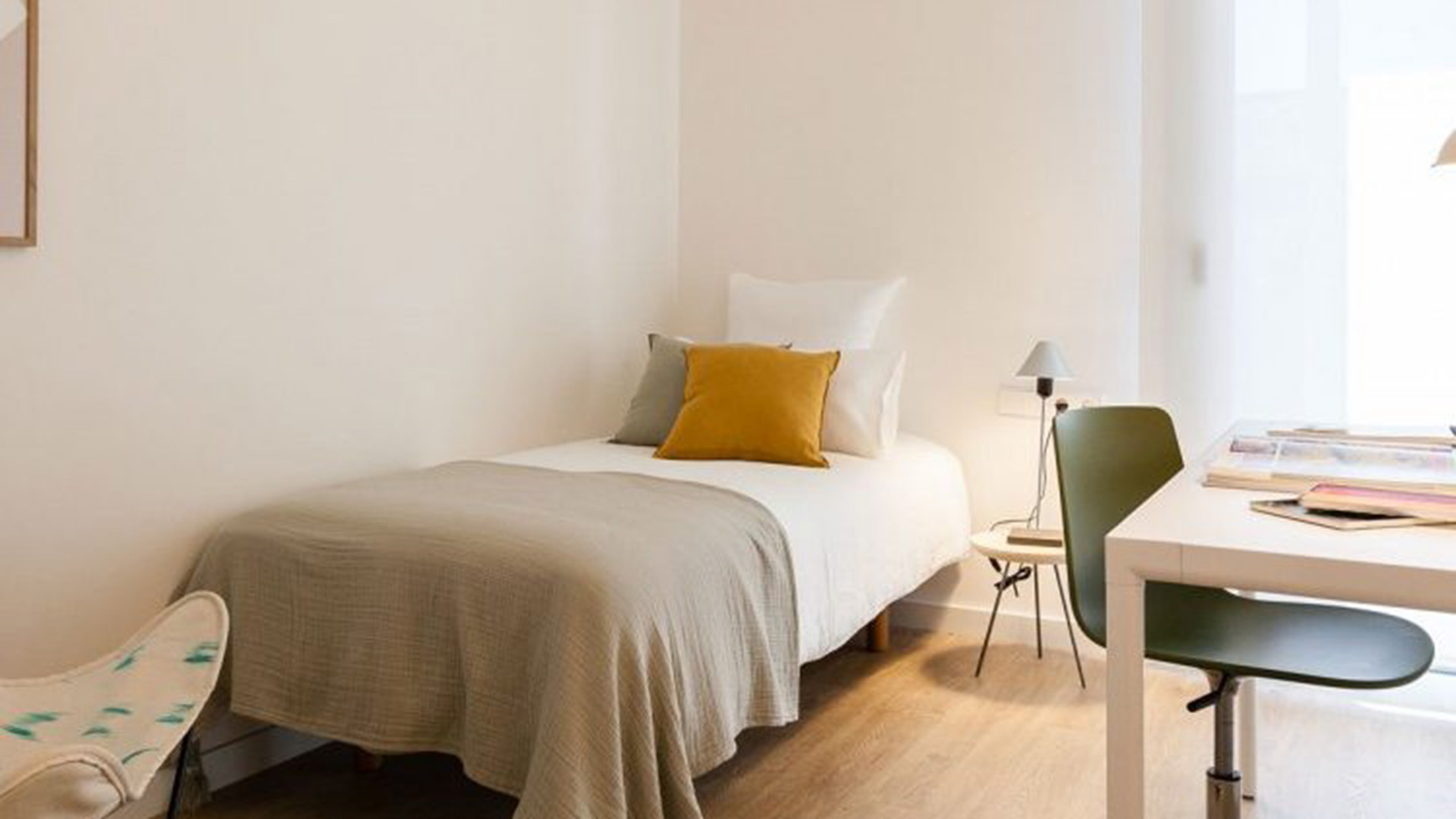 Berlin in Barcelona, Spain No. 47915