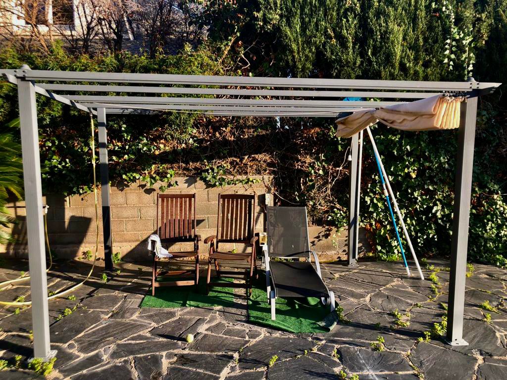 Hus i Corbera de Llobregat, Barcelona, Spanien 4 sovrum, 299 kvm. Nr. 49384