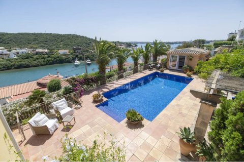 Villa for sale in Mahon, Menorca, Spain 4 bedrooms,  No. 48040 - photo 1